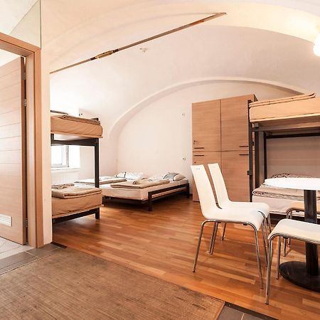 Hostel Situla Ново Место Екстериор снимка